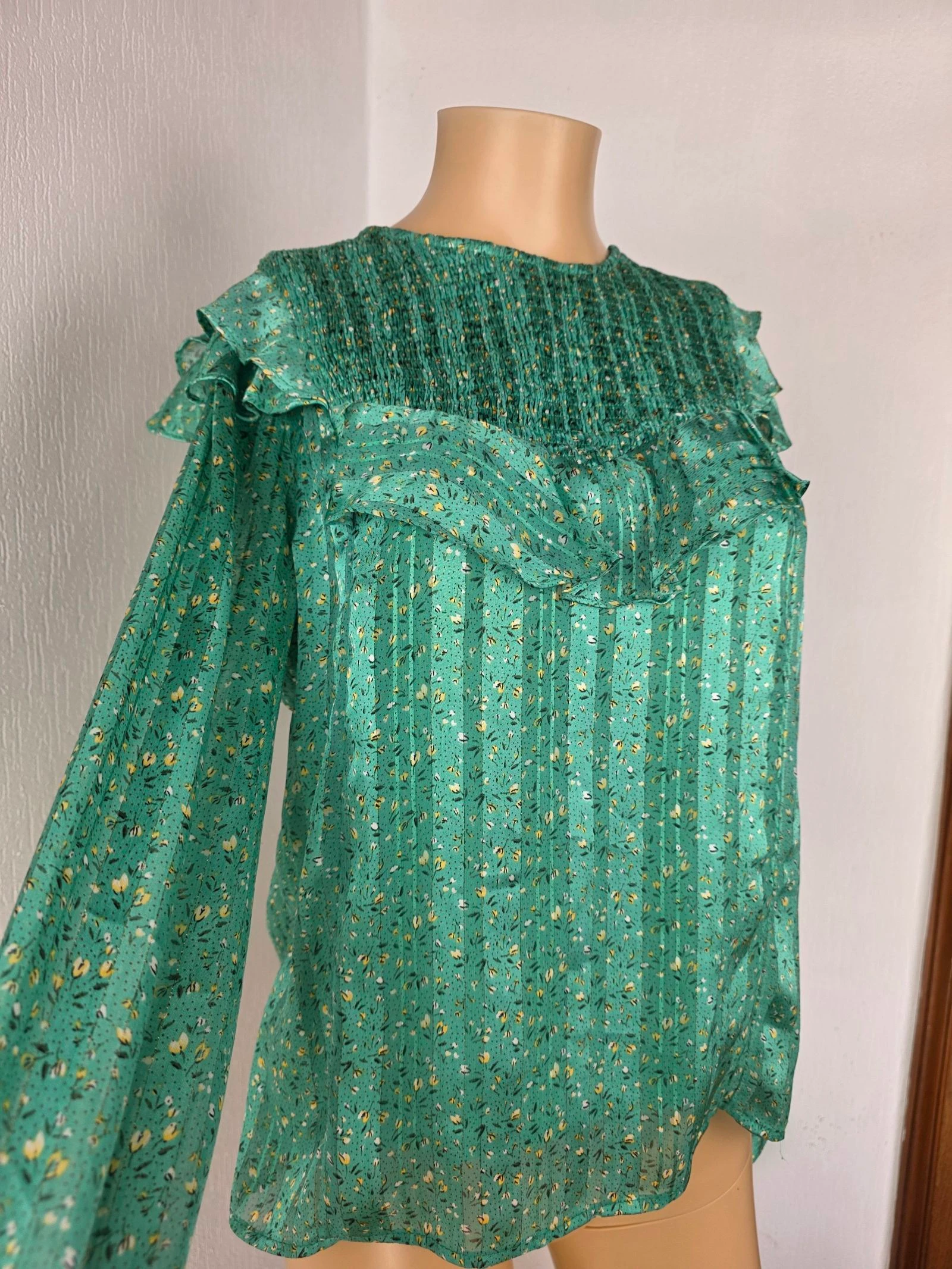 Blusa fluida com estampa floral e fio brilhante Emma Ella Paris - Tamanho 34/36 – photo 3